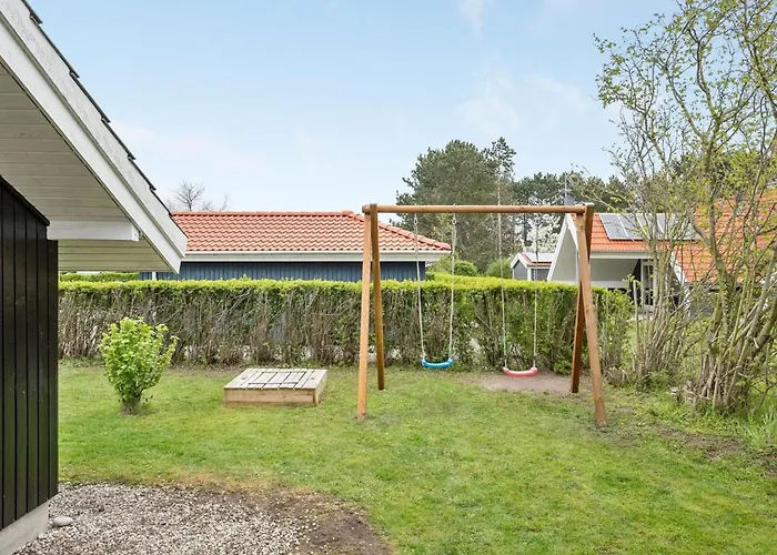 度假居 Tore - 200m From The Sea By Interhome